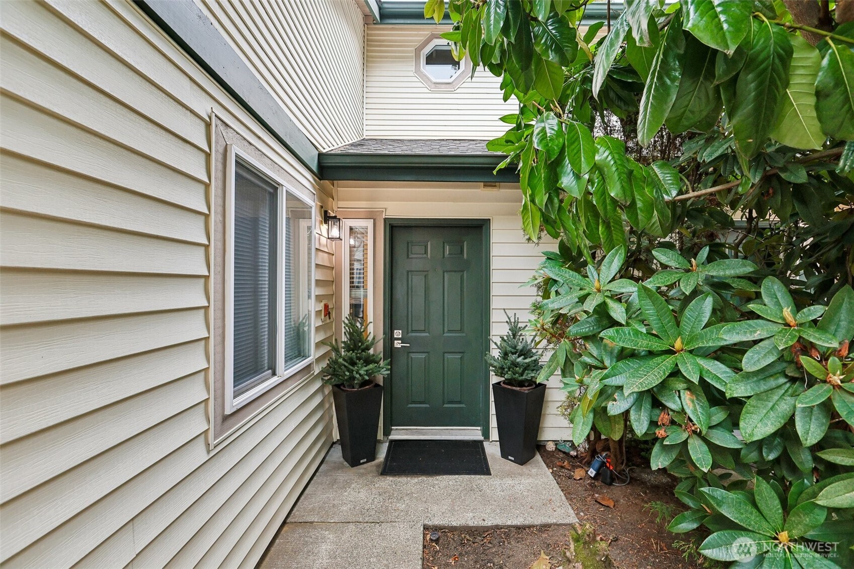 6929 NE 170th Street #8, Kenmore, WA 98028