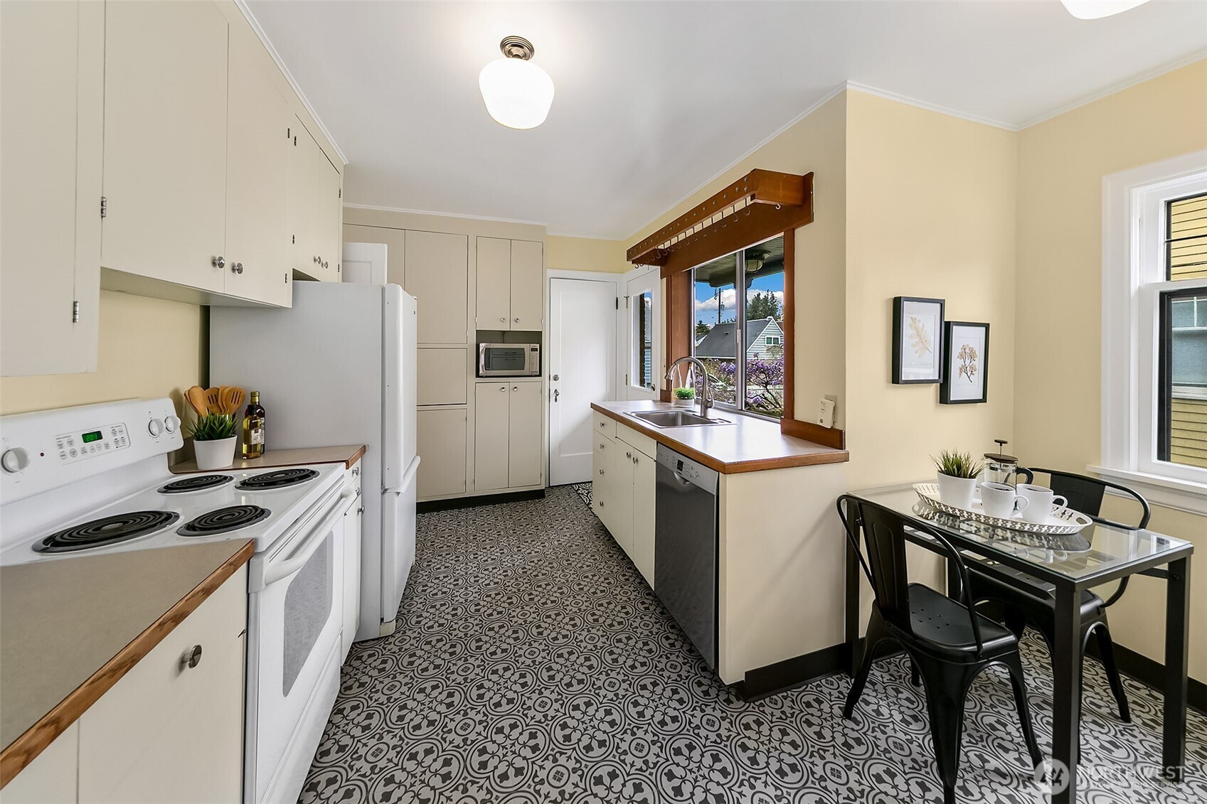 1408 N 48th Street , Seattle, WA 98103