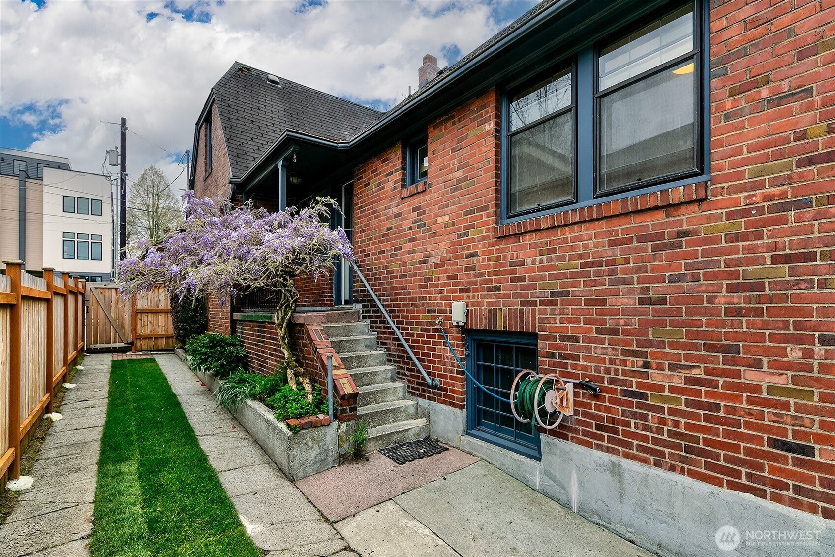 1408 N 48th Street , Seattle, WA 98103