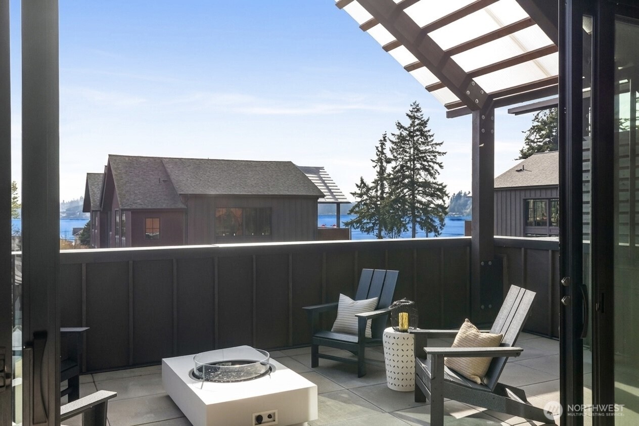 4566 Flying Goat Avenue NE #C220, Bainbridge Island, WA 98110