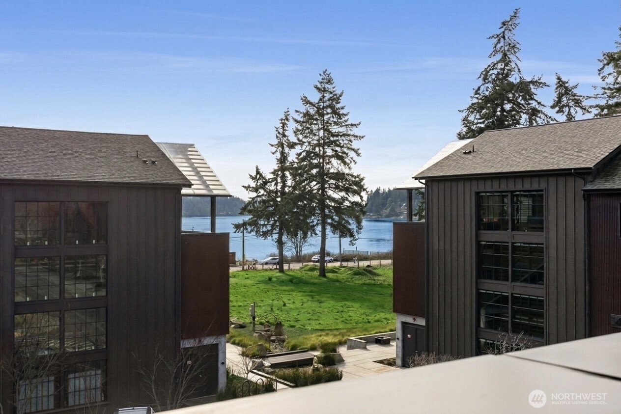 4566 Flying Goat Avenue NE #C220, Bainbridge Island, WA 98110