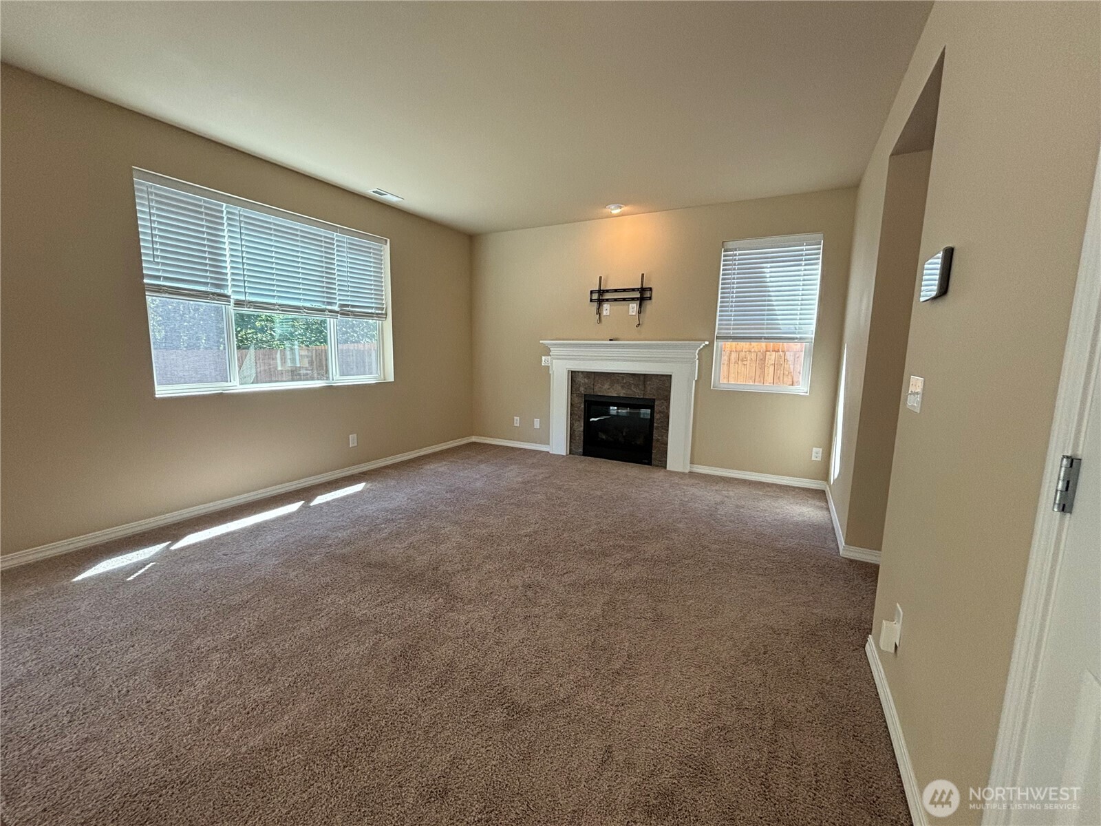 3676 SE Chesterton Drive , Port Orchard, WA 98366