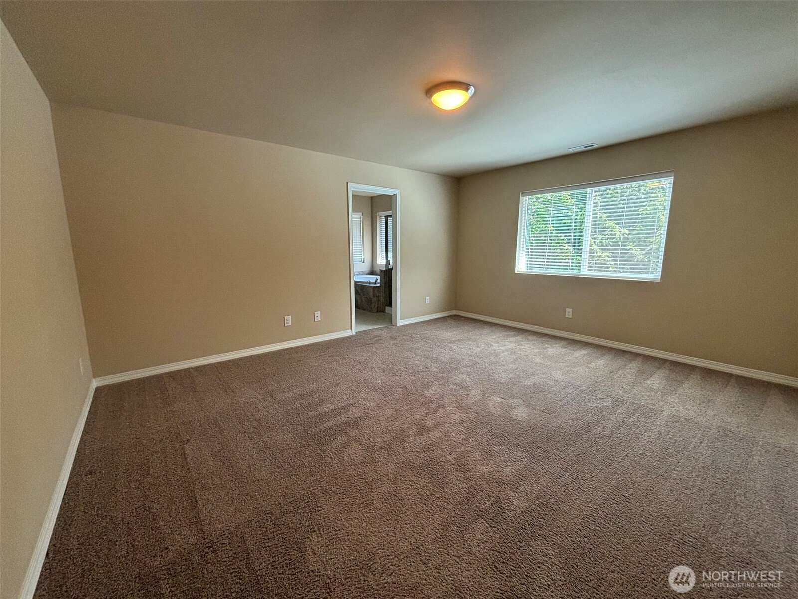 3676 SE Chesterton Drive , Port Orchard, WA 98366