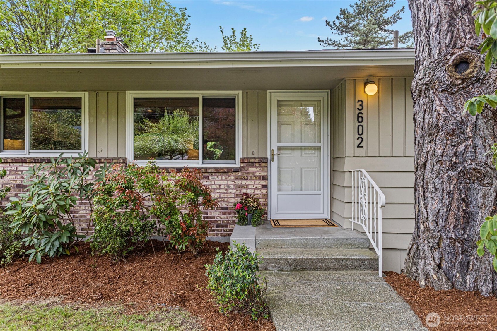 3602 NE 103rd Street , Seattle, WA 98125