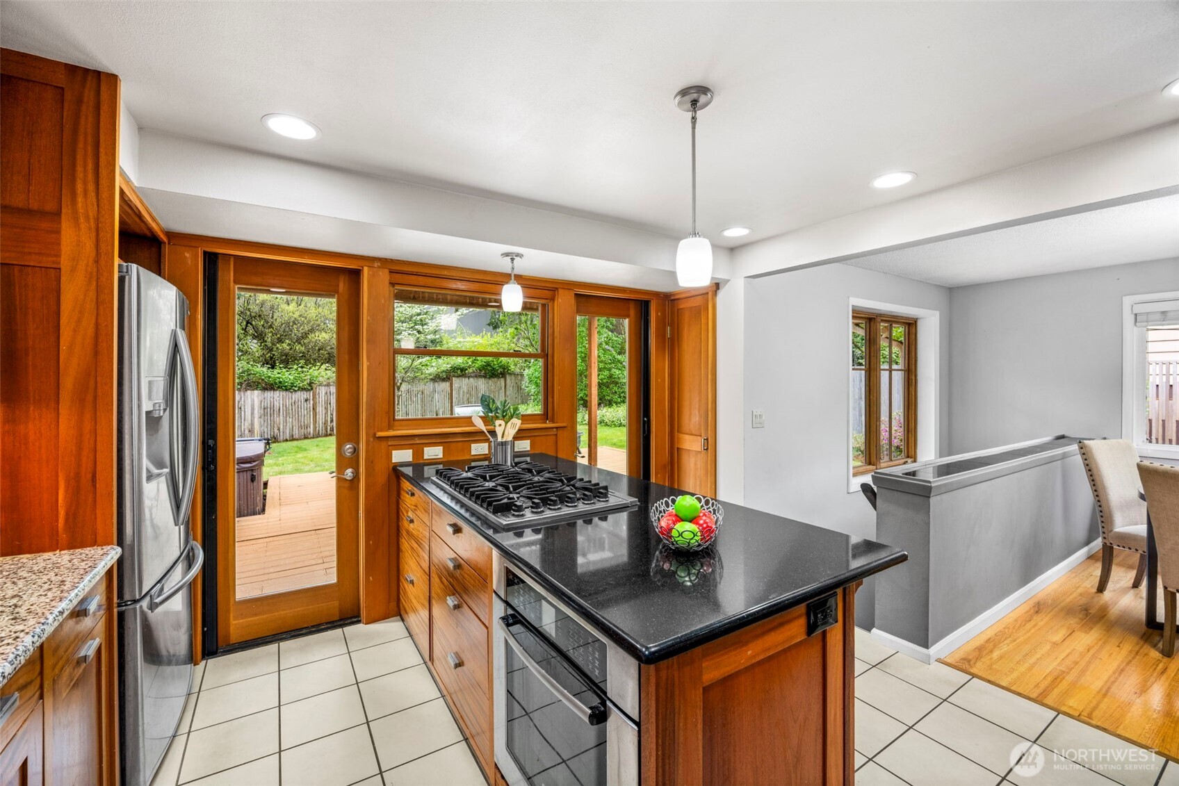 13717 NE 70th Place , Redmond, WA 98052