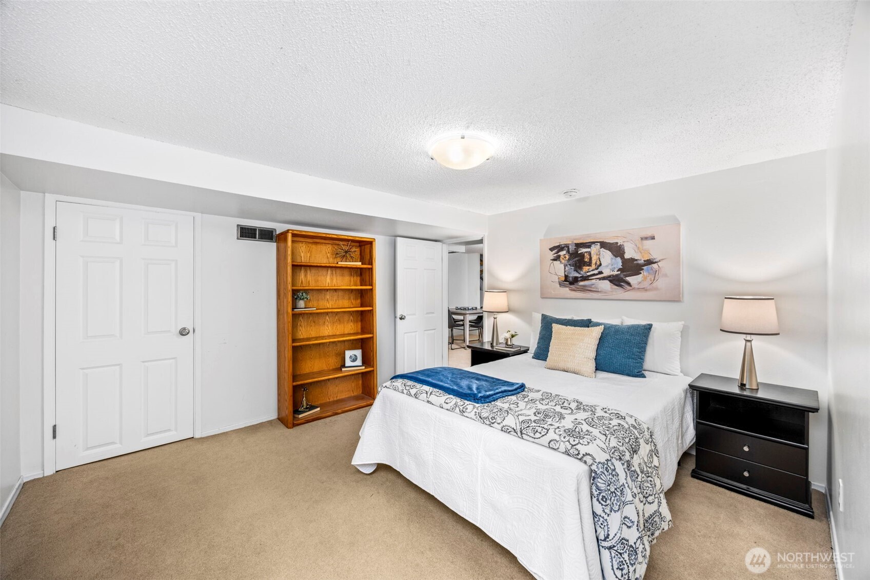 13717 NE 70th Place , Redmond, WA 98052