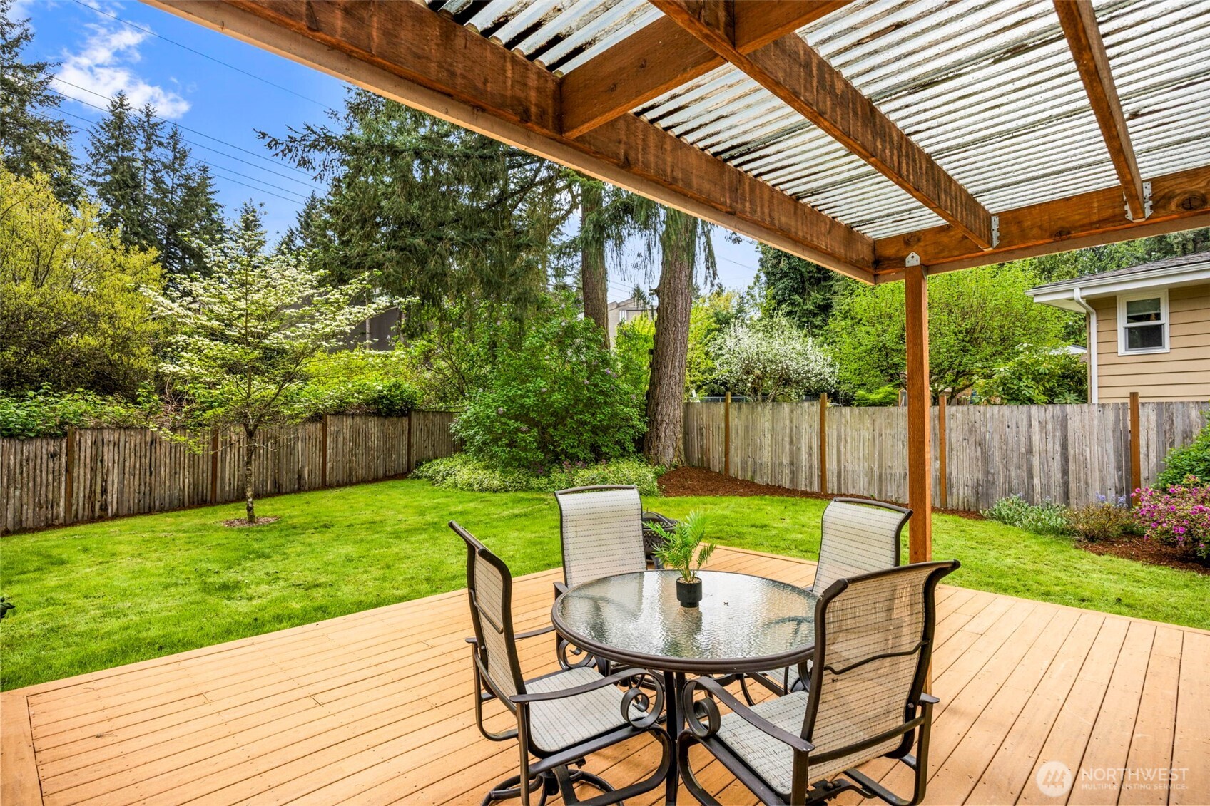 13717 NE 70th Place , Redmond, WA 98052