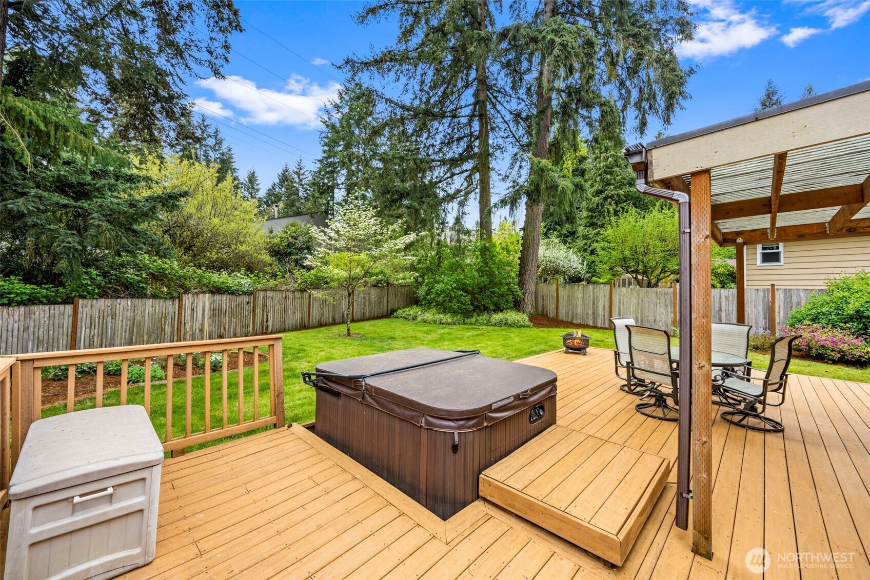 13717 NE 70th Place , Redmond, WA 98052