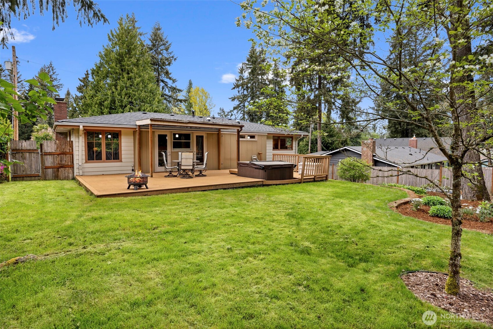 13717 NE 70th Place , Redmond, WA 98052