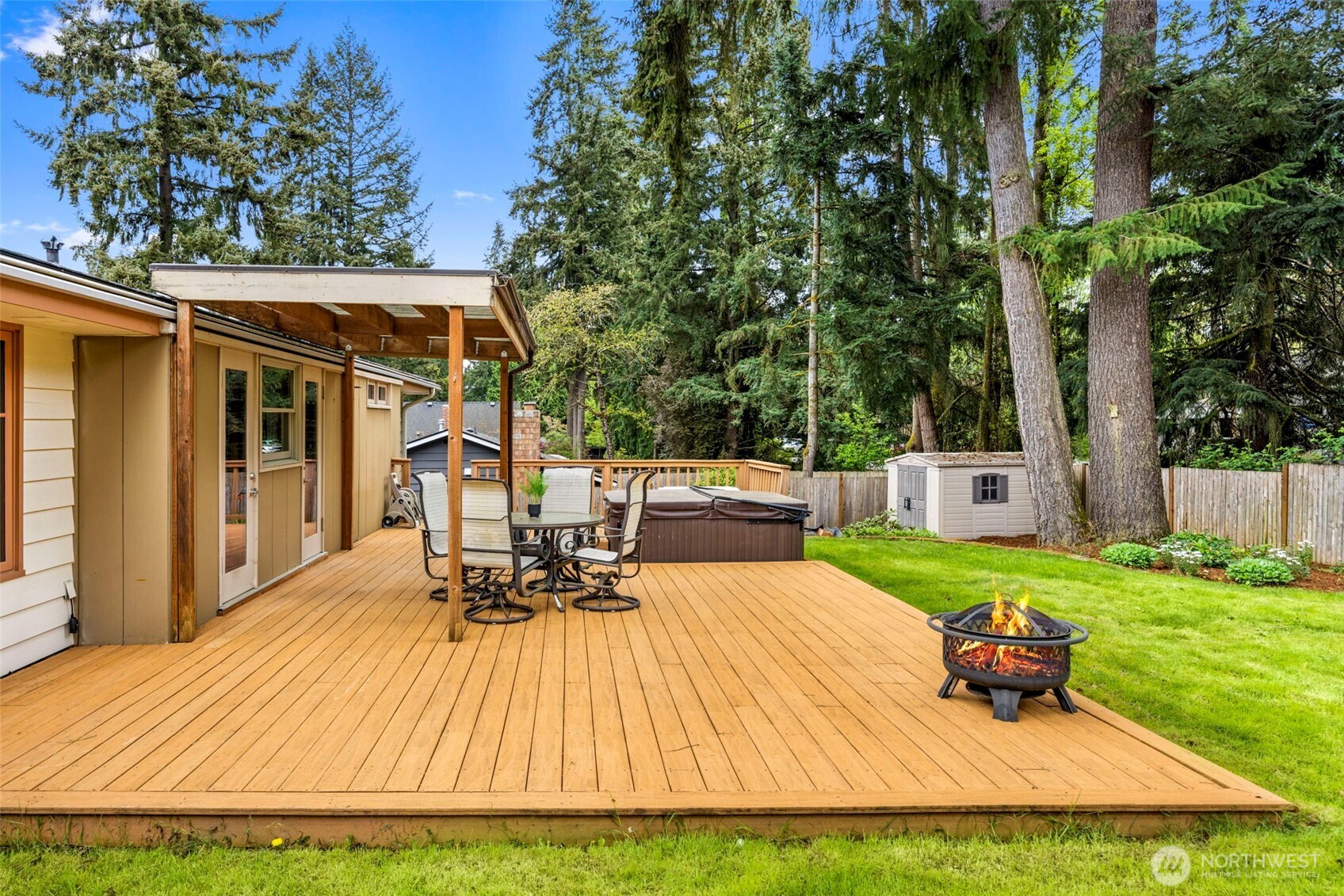 13717 NE 70th Place , Redmond, WA 98052