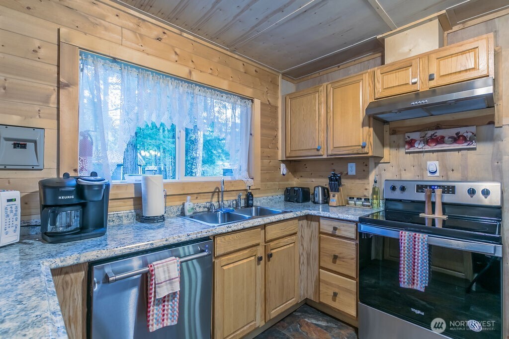 117 Butter Creek Lane , Packwood, WA 98361