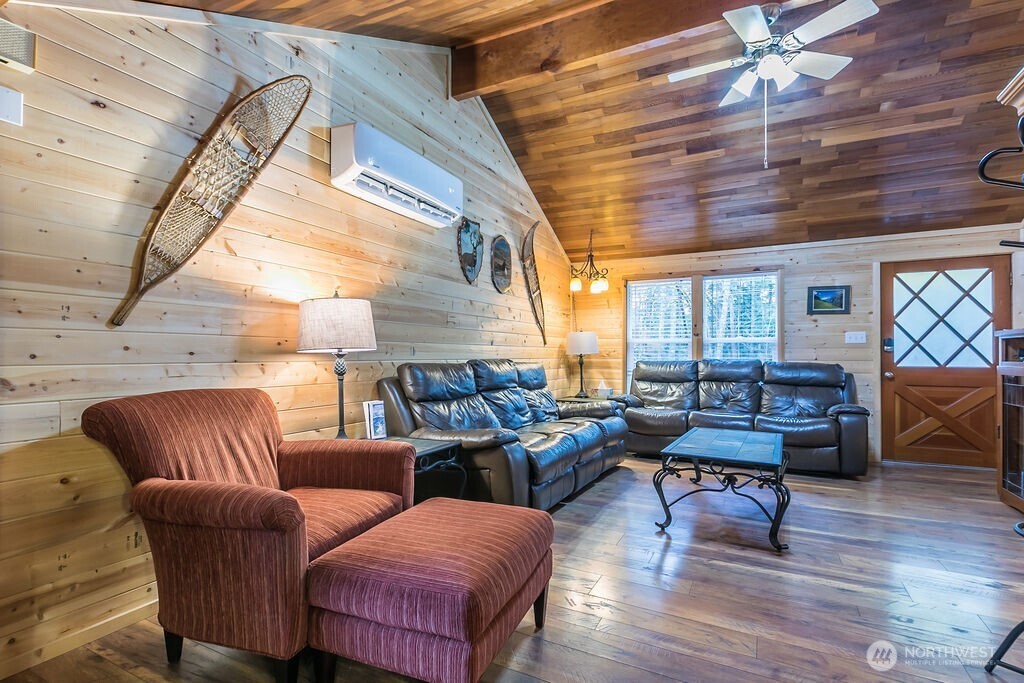117 Butter Creek Lane , Packwood, WA 98361