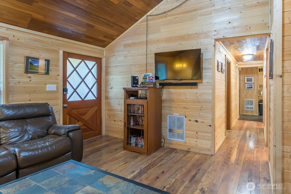 117 Butter Creek Lane , Packwood, WA 98361