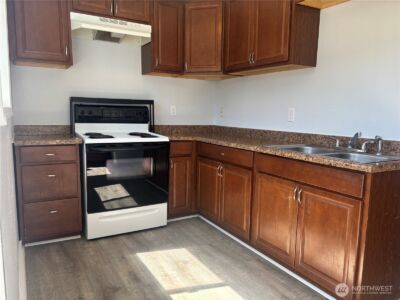3405 Northlake Way NW #3, Bremerton, WA 98312 - Photo 2