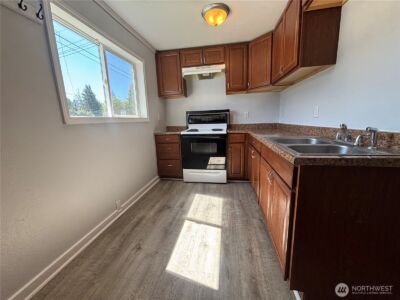 3405 Northlake Way NW #3, Bremerton, WA 98312 - Photo 4