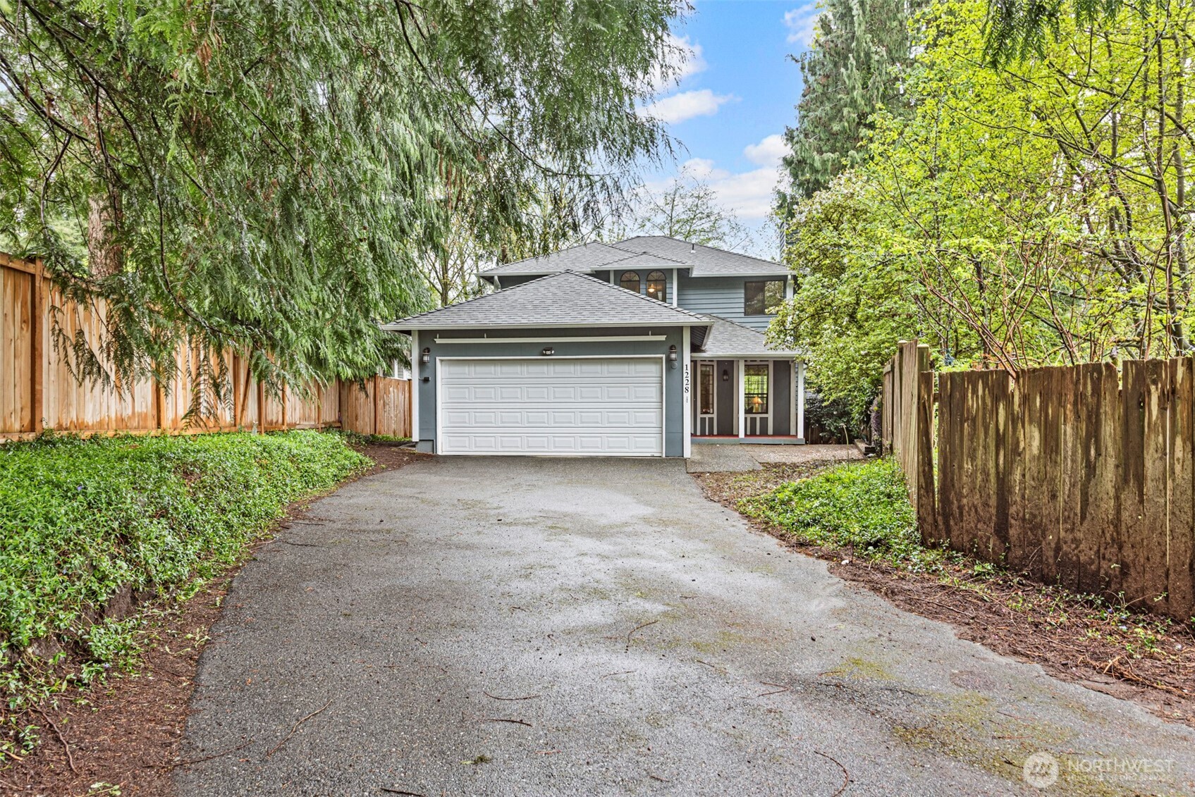 1228 NE Brockman Place , Seattle, WA 98125