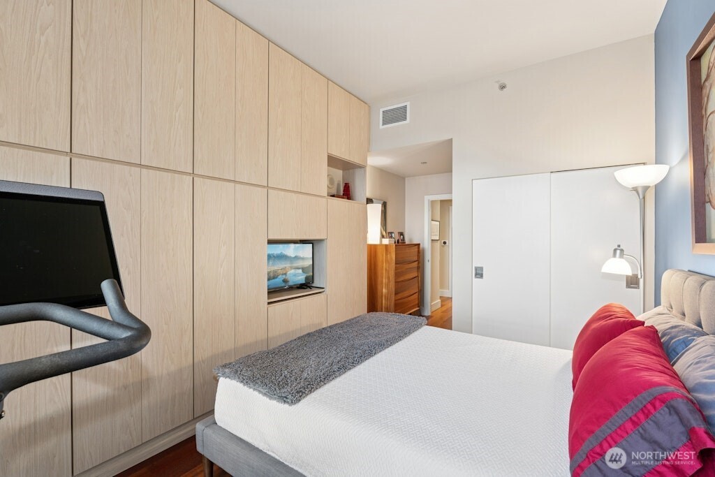 737 Olive Way #2200, Seattle, WA 98101