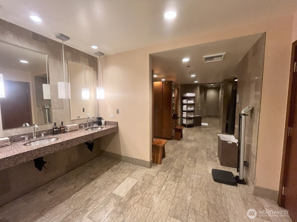 737 Olive Way #2200, Seattle, WA 98101