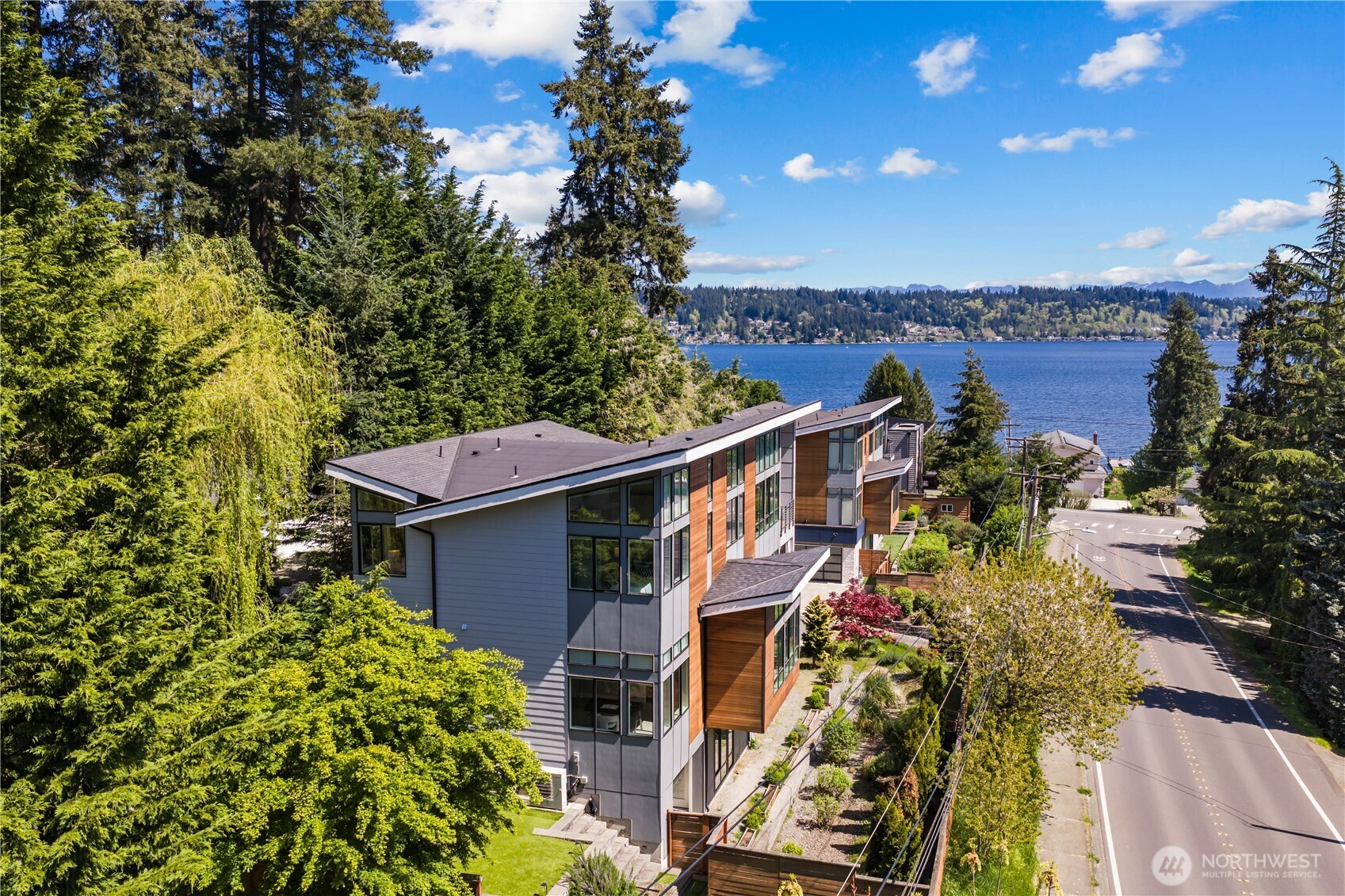 16908 SE 34th Street , Bellevue, WA 98008