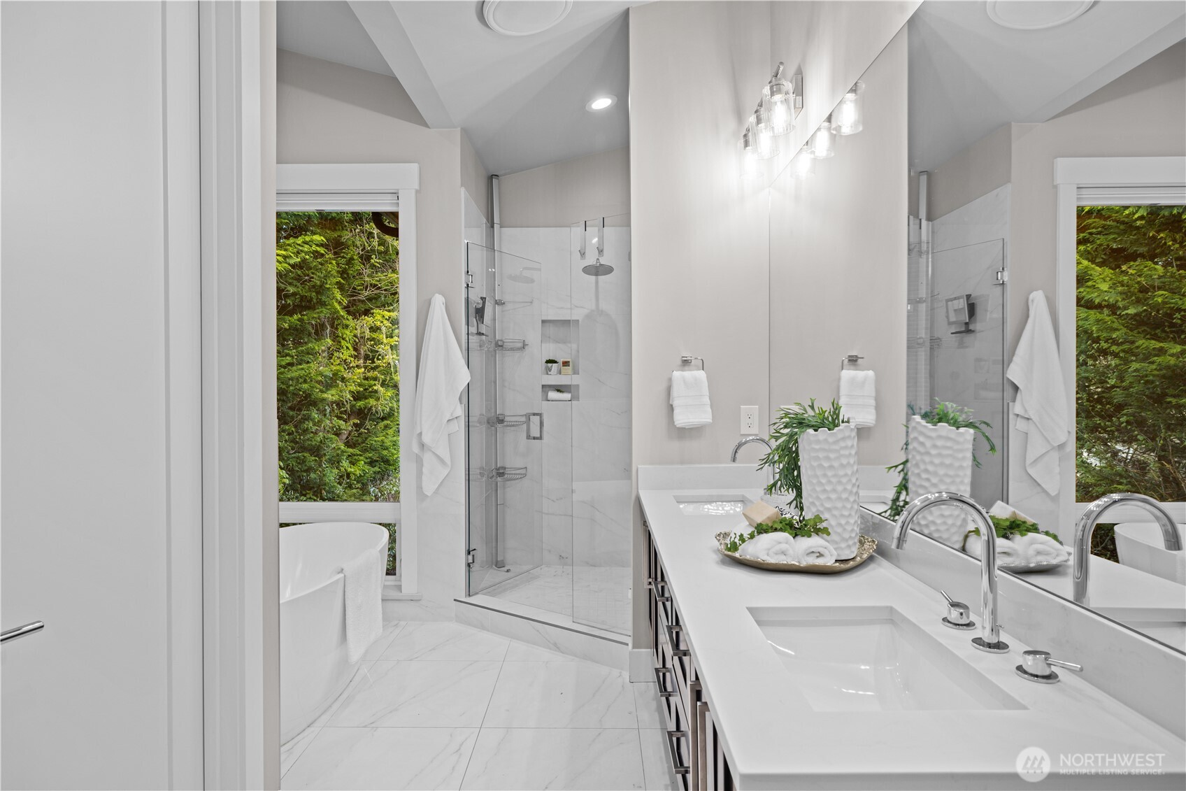 16908 SE 34th Street , Bellevue, WA 98008