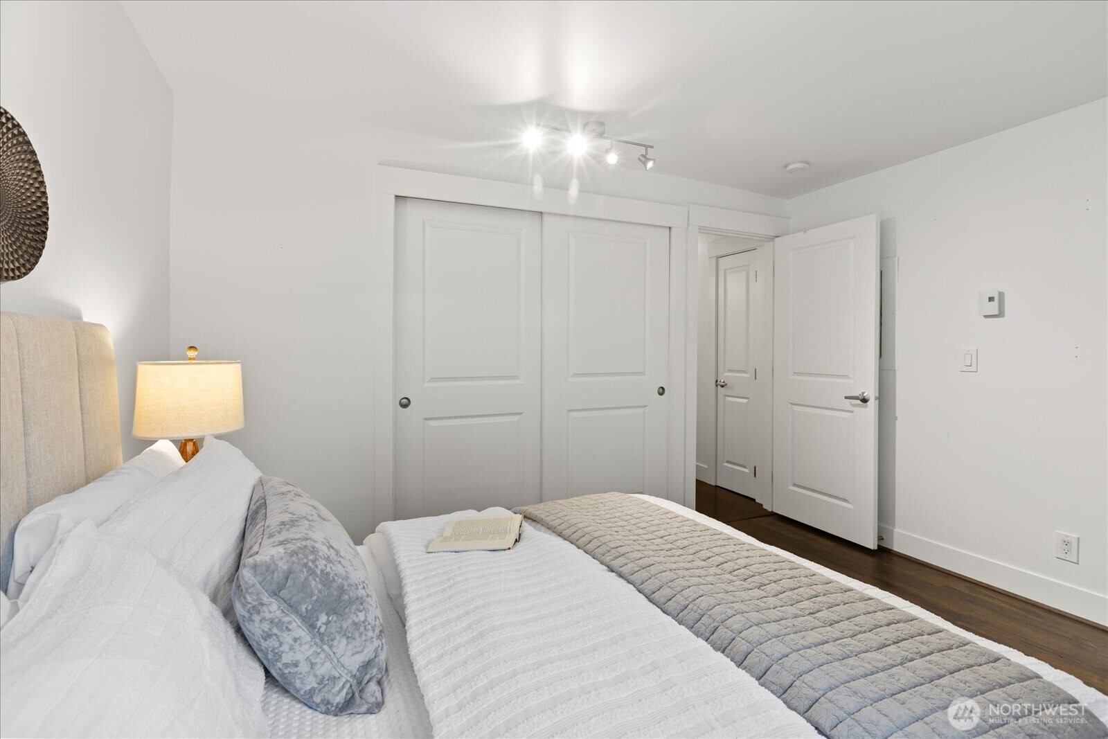 22910 90th Avenue W #D206, Edmonds, WA 98026
