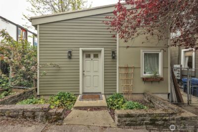 172 16th Avenue , Seattle, WA 98122 - Photo 2