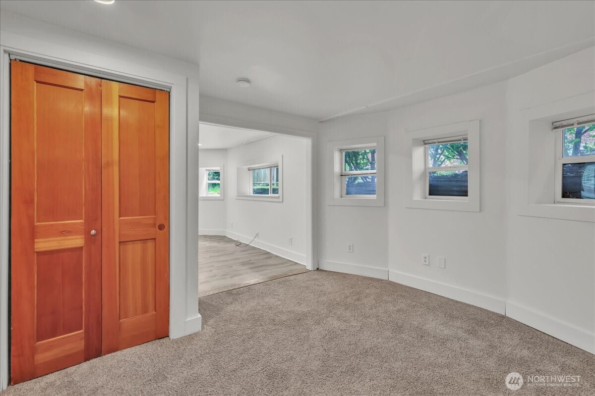 172 16th Avenue , Seattle, WA 98122
