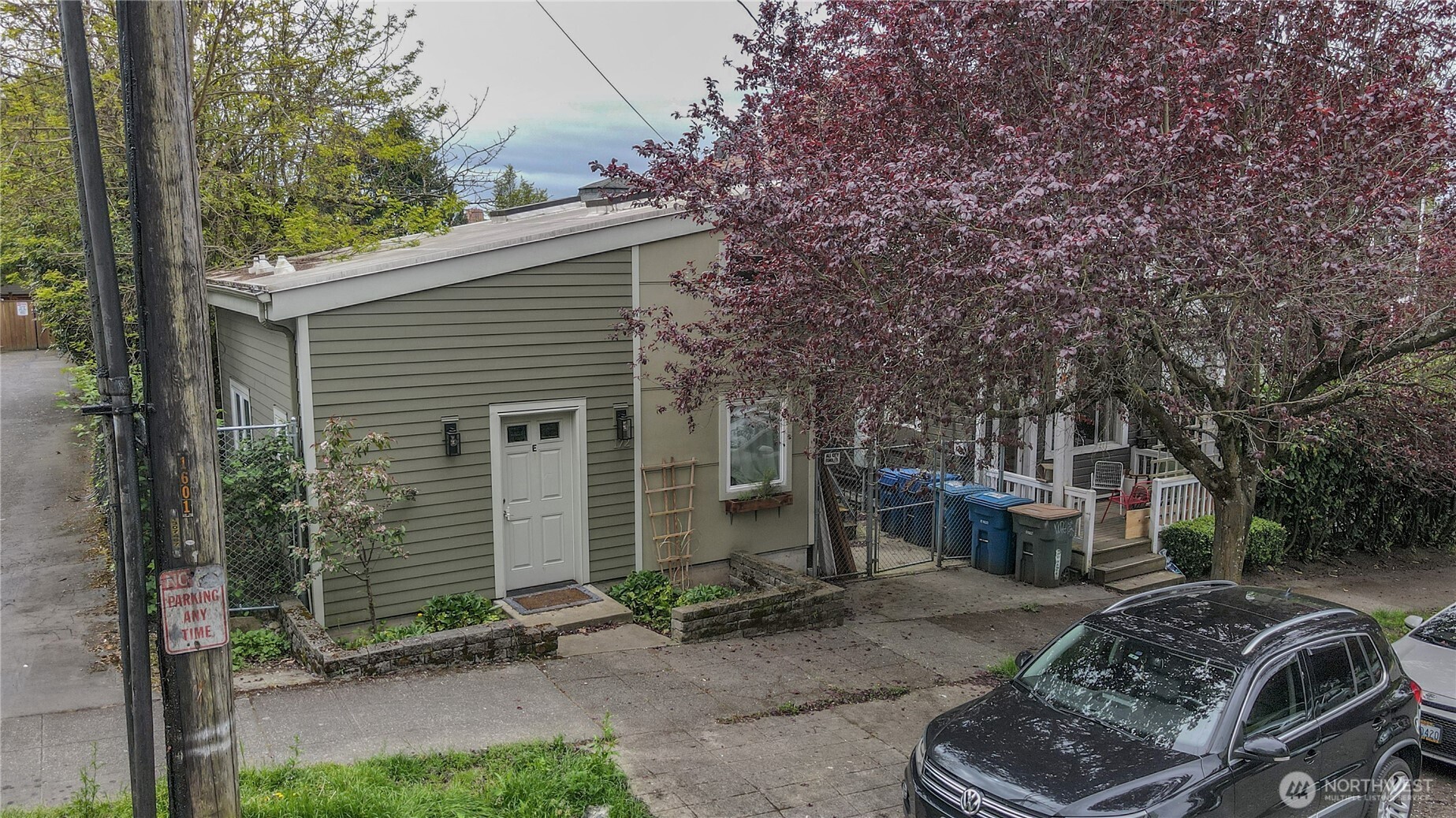 172 16th Avenue , Seattle, WA 98122
