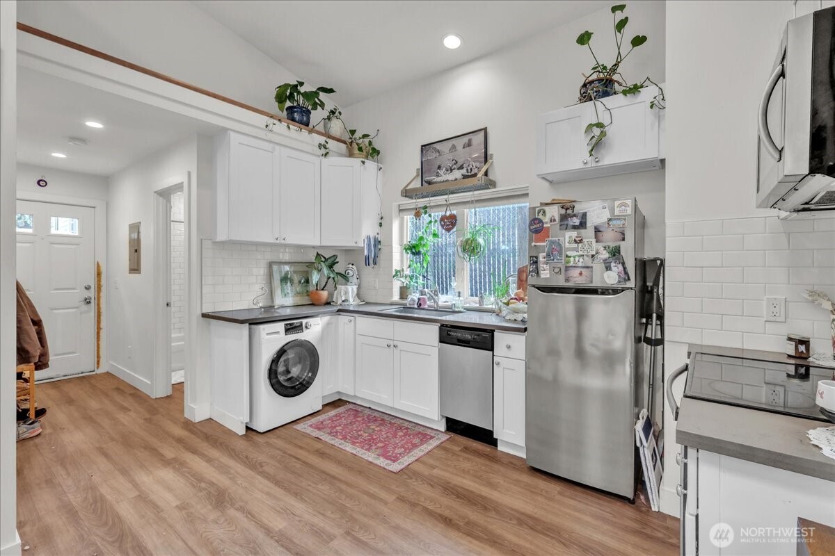 172 16th Avenue , Seattle, WA 98122
