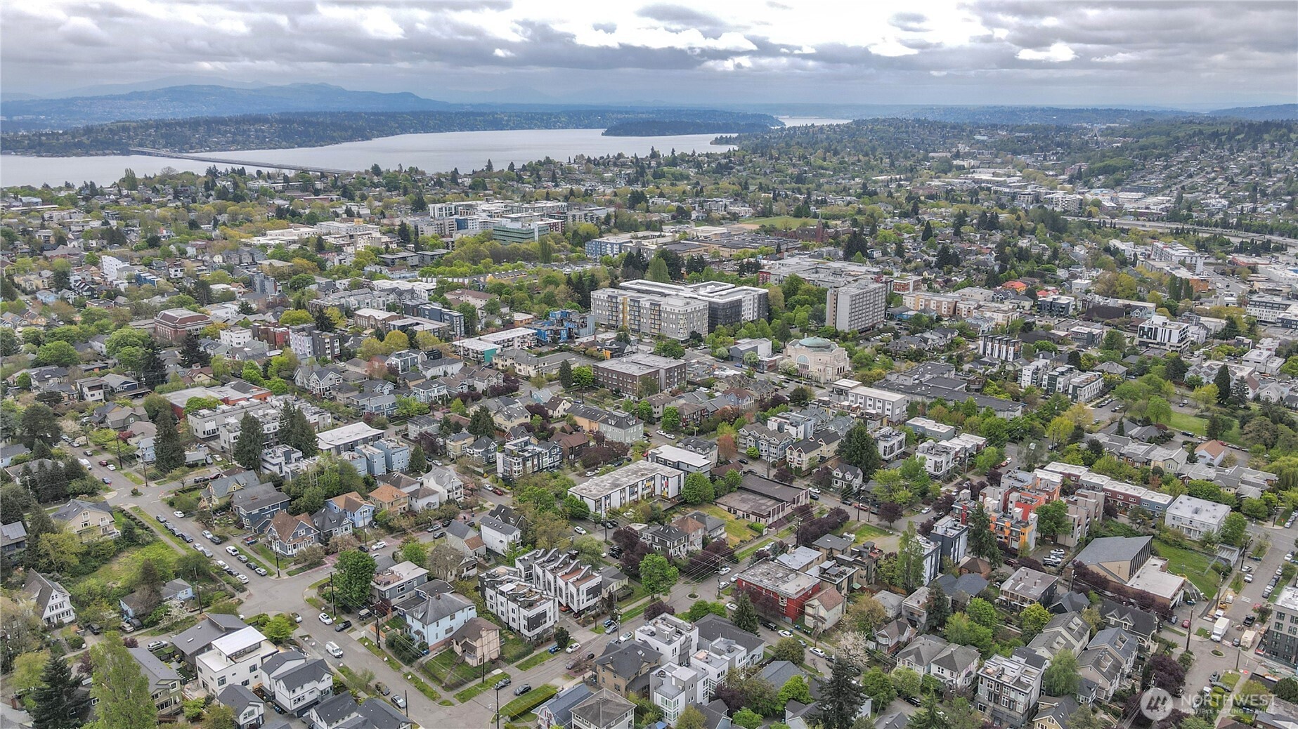 172 16th Avenue , Seattle, WA 98122