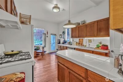172 16th Avenue , Seattle, WA 98122 - Photo 6