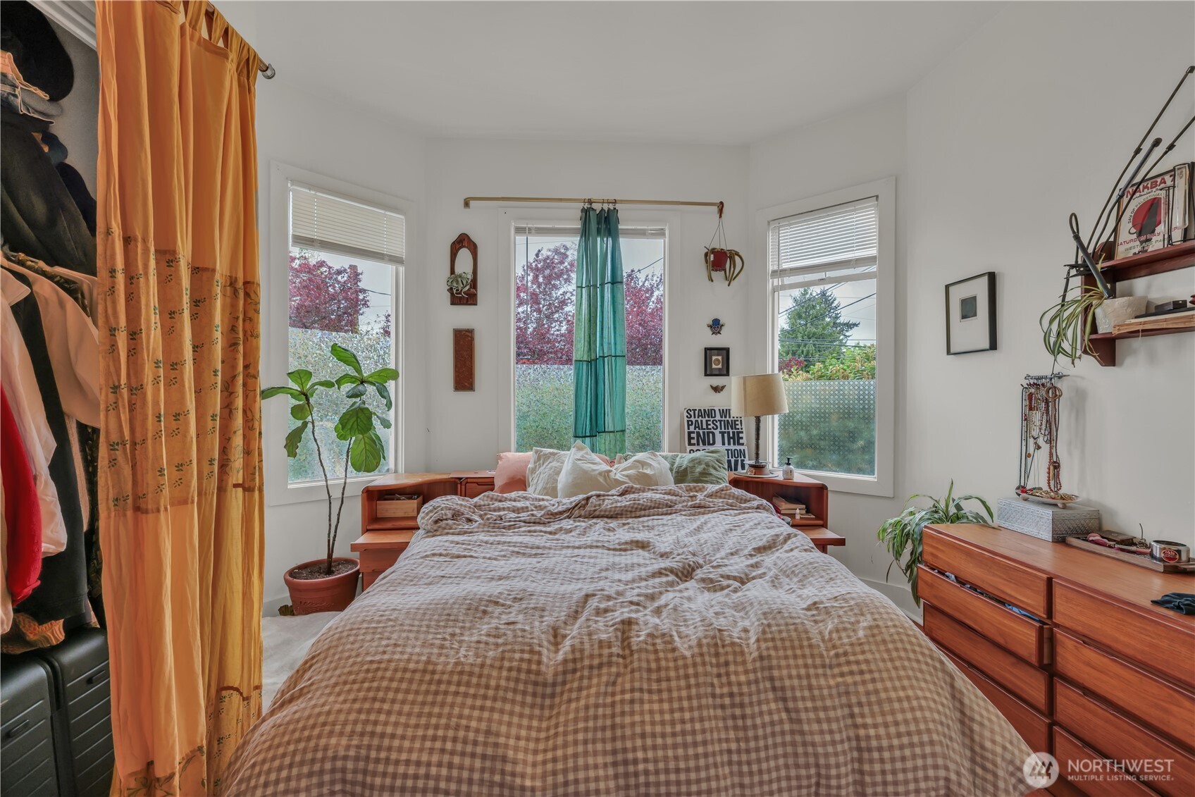 172 16th Avenue , Seattle, WA 98122