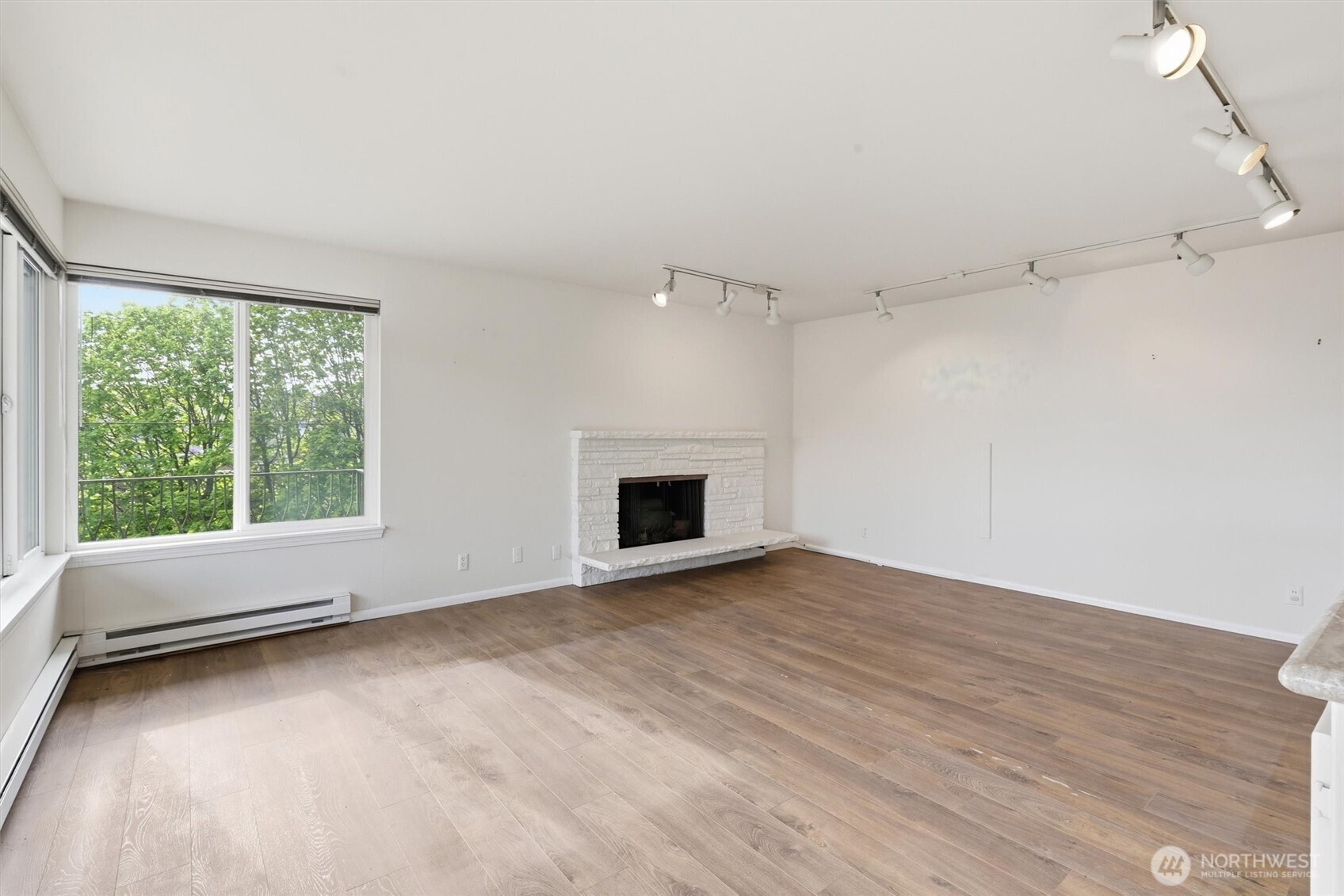 1318 W Barrett Street , Seattle, WA 98119