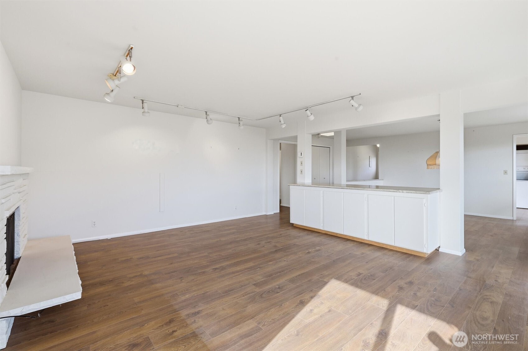 1318 W Barrett Street , Seattle, WA 98119