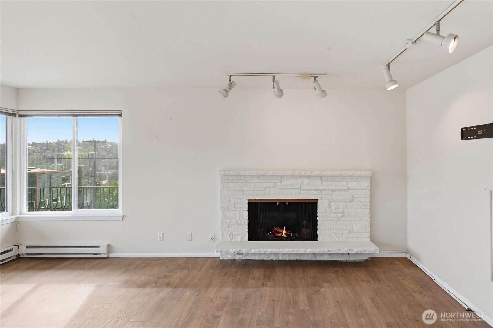 1318 W Barrett Street , Seattle, WA 98119