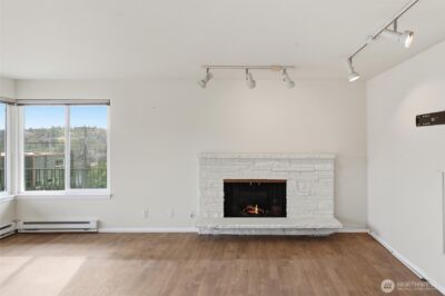 1318 W Barrett Street , Seattle, WA 98119 - Photo 14