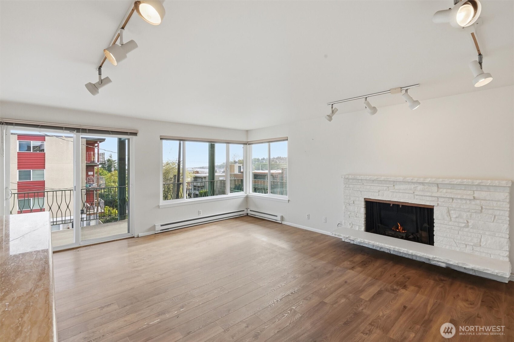 1318 W Barrett Street , Seattle, WA 98119