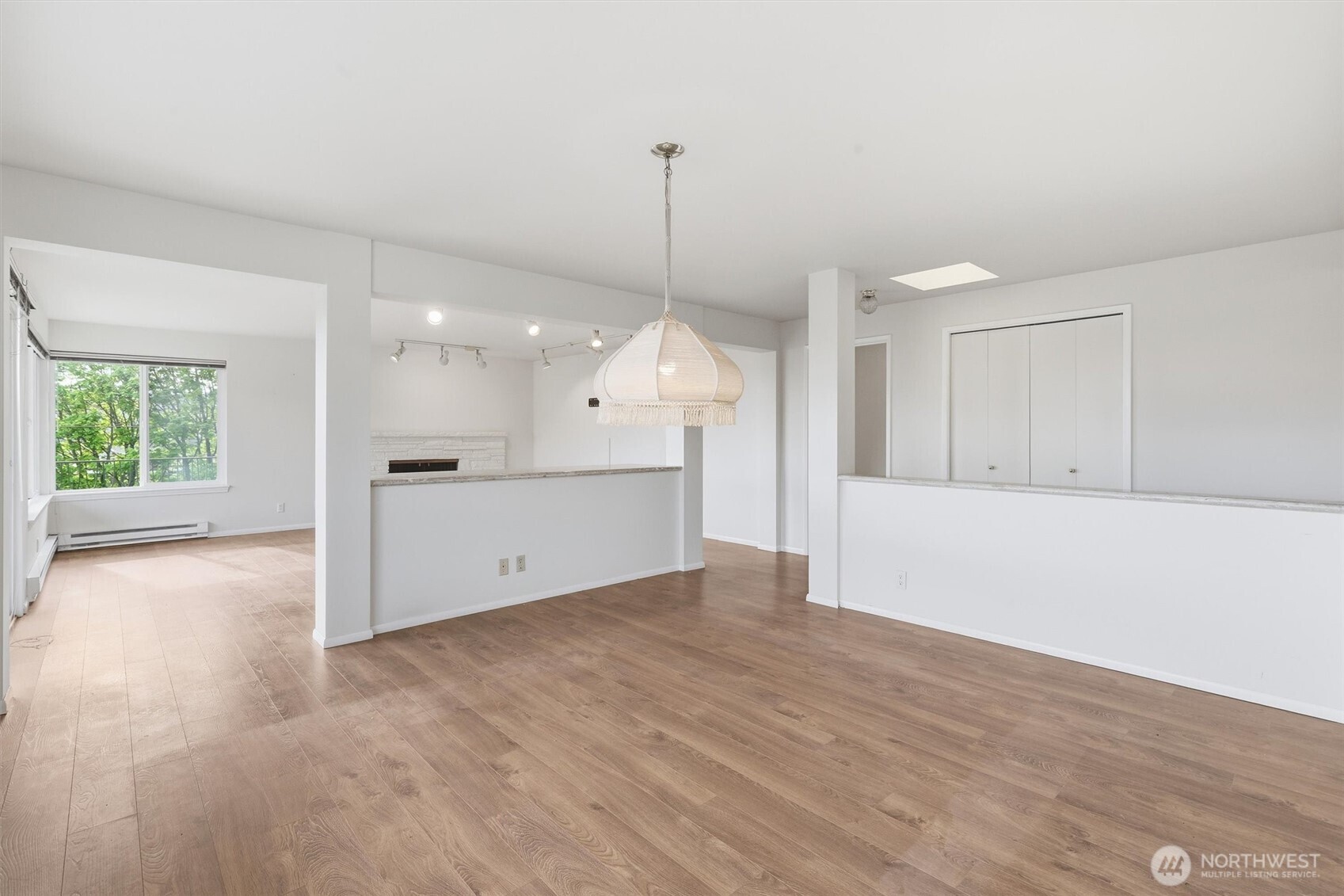 1318 W Barrett Street , Seattle, WA 98119