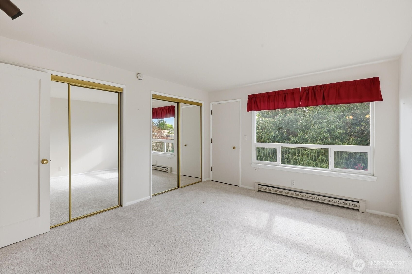 1318 W Barrett Street , Seattle, WA 98119