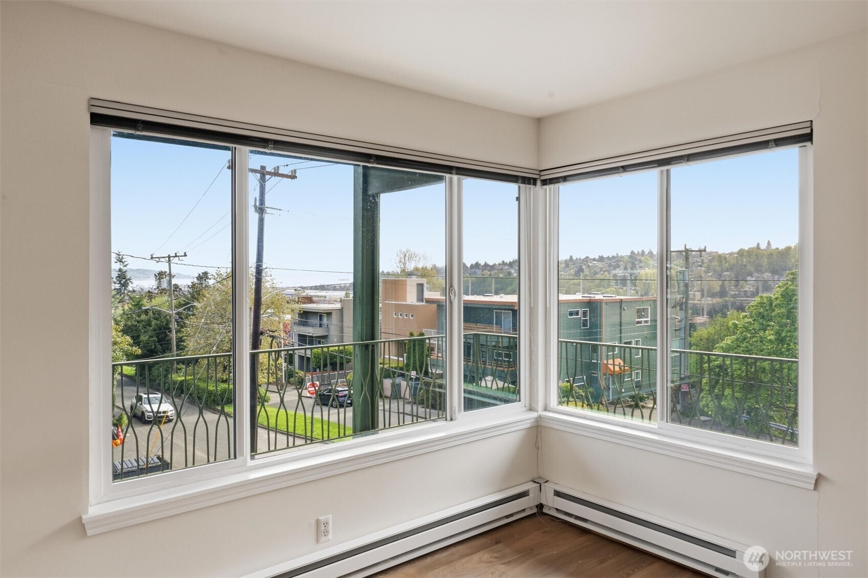 1318 W Barrett Street , Seattle, WA 98119