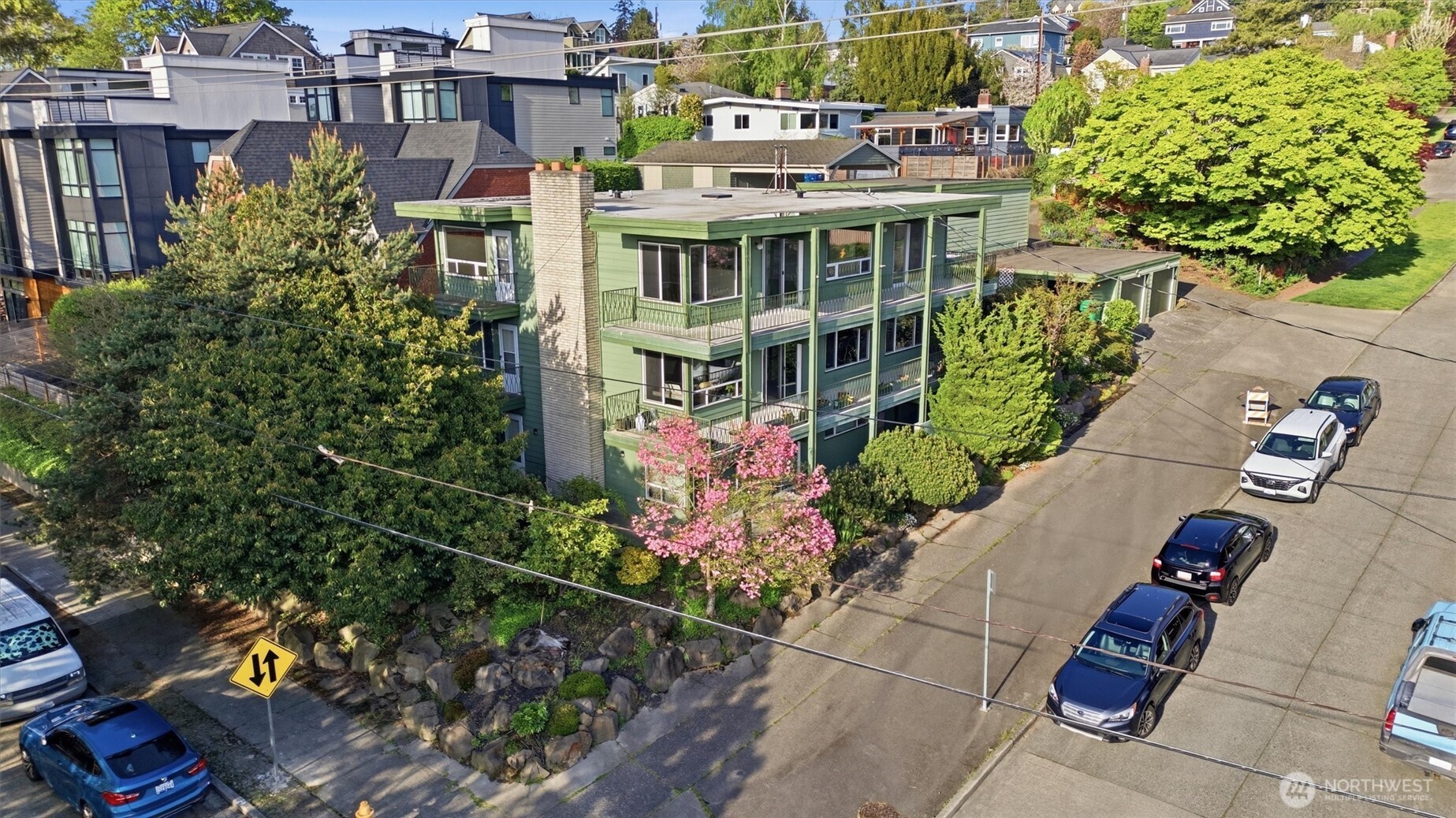 1318 W Barrett Street , Seattle, WA 98119
