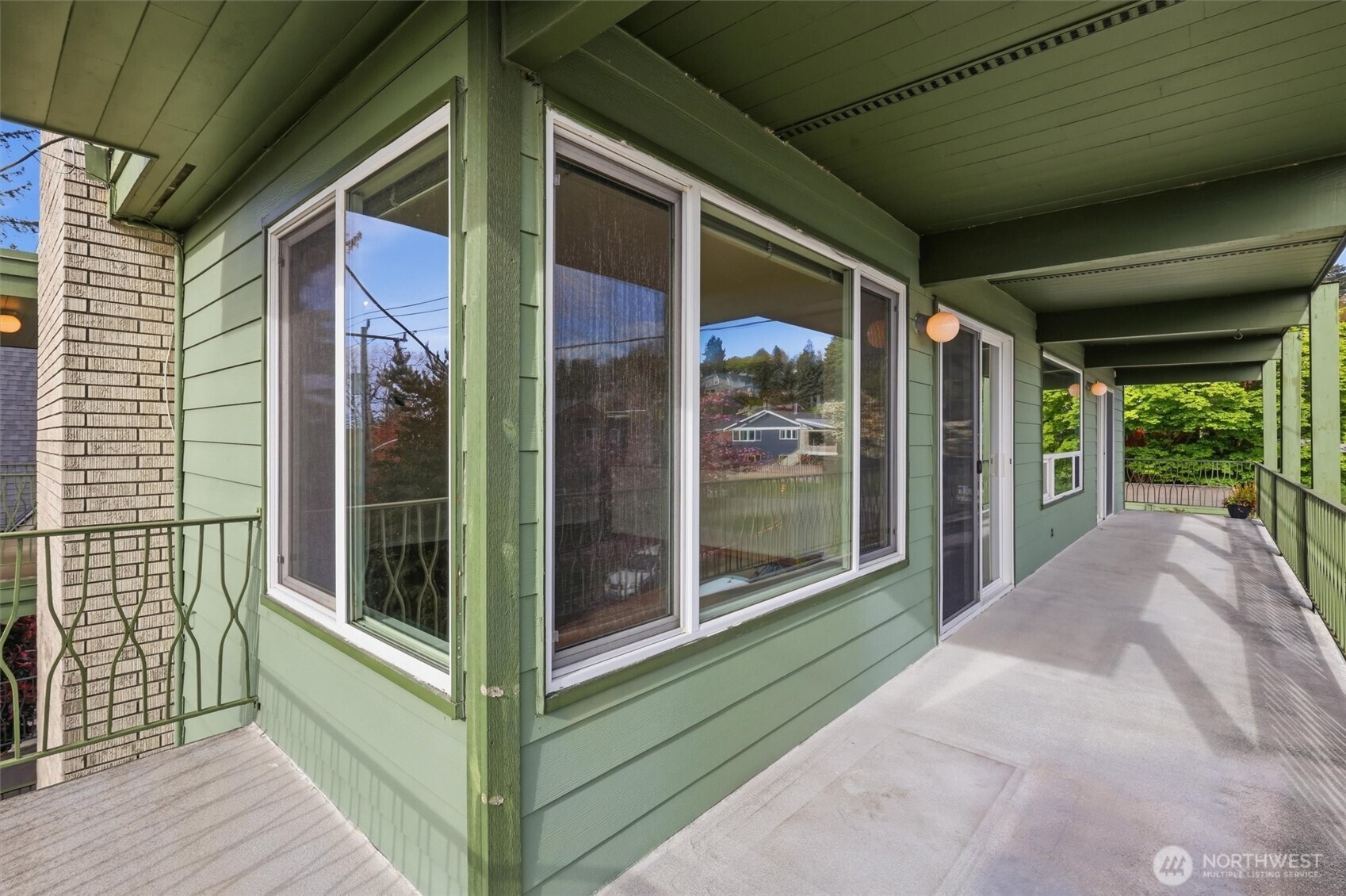 1318 W Barrett Street , Seattle, WA 98119