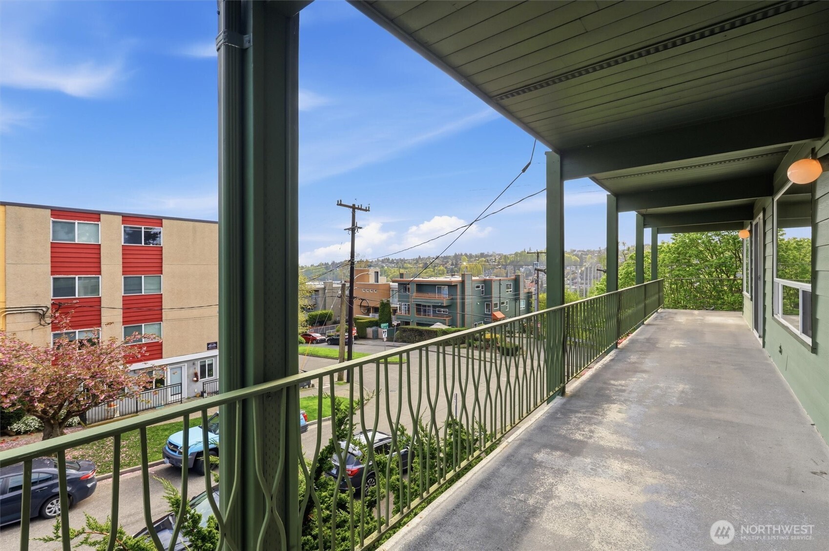 1318 W Barrett Street , Seattle, WA 98119