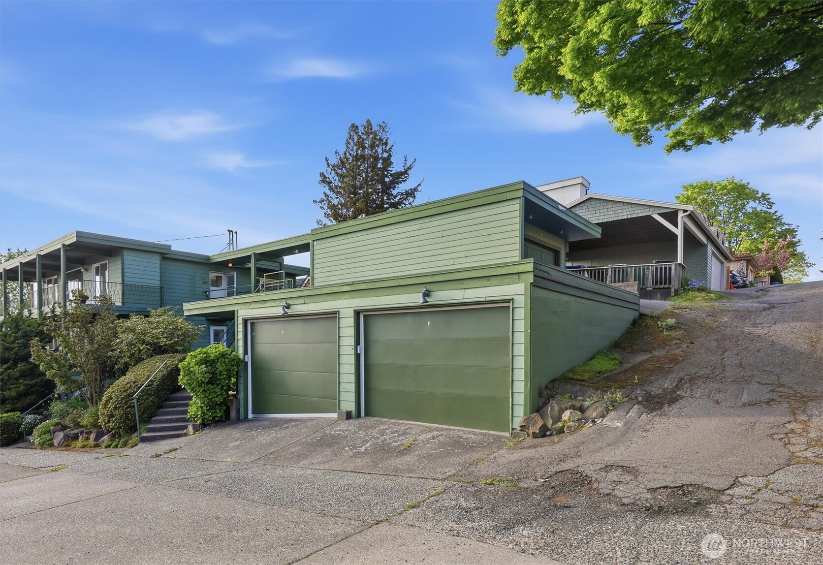 1318 W Barrett Street , Seattle, WA 98119