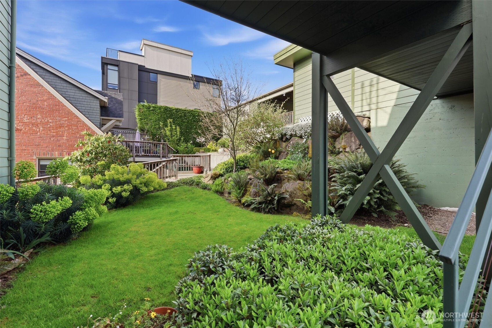 1318 W Barrett Street , Seattle, WA 98119