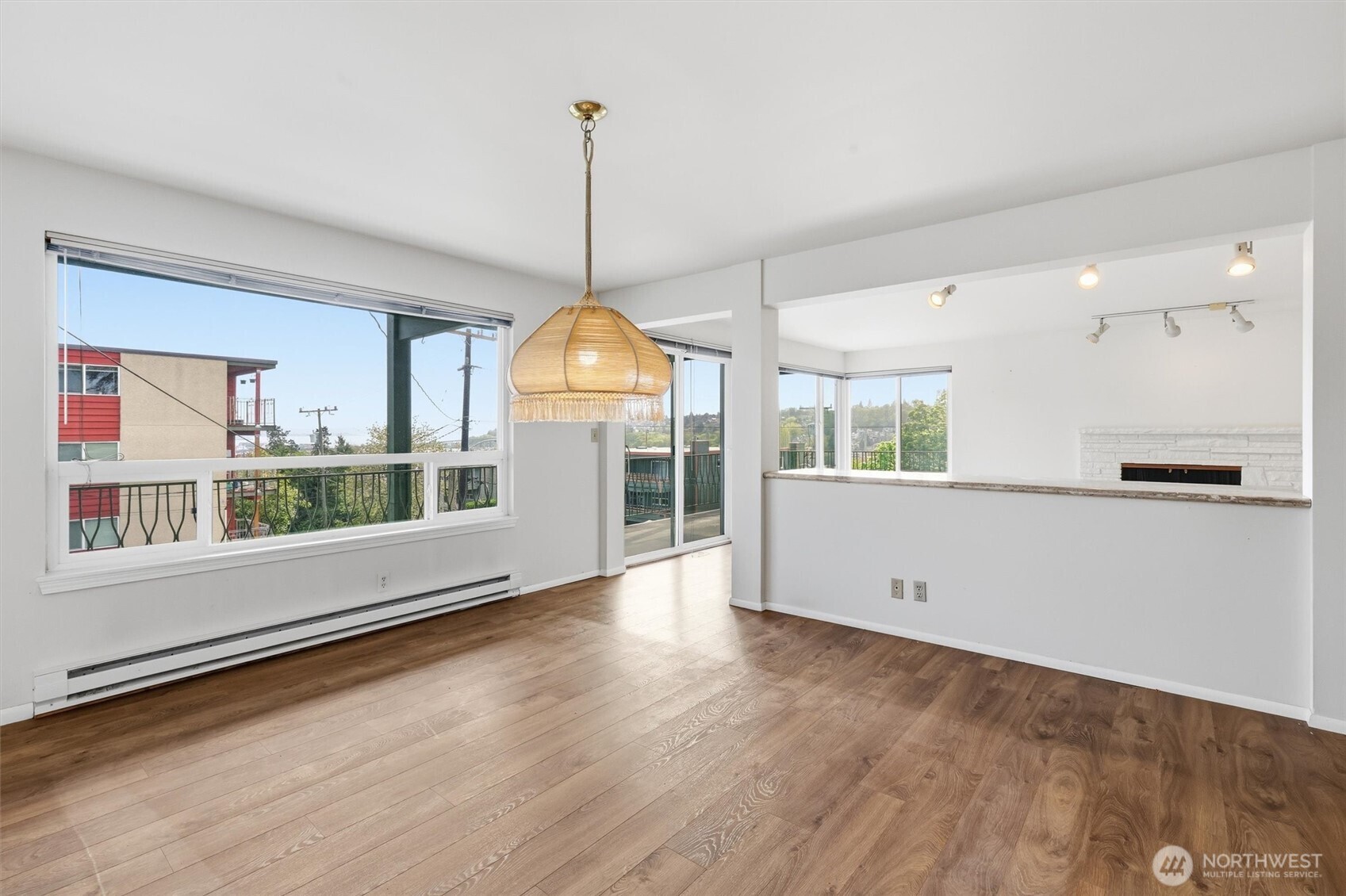 1318 W Barrett Street , Seattle, WA 98119