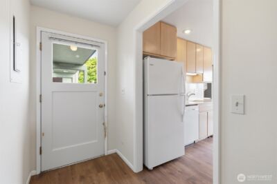 1318 W Barrett Street , Seattle, WA 98119 - Photo 9