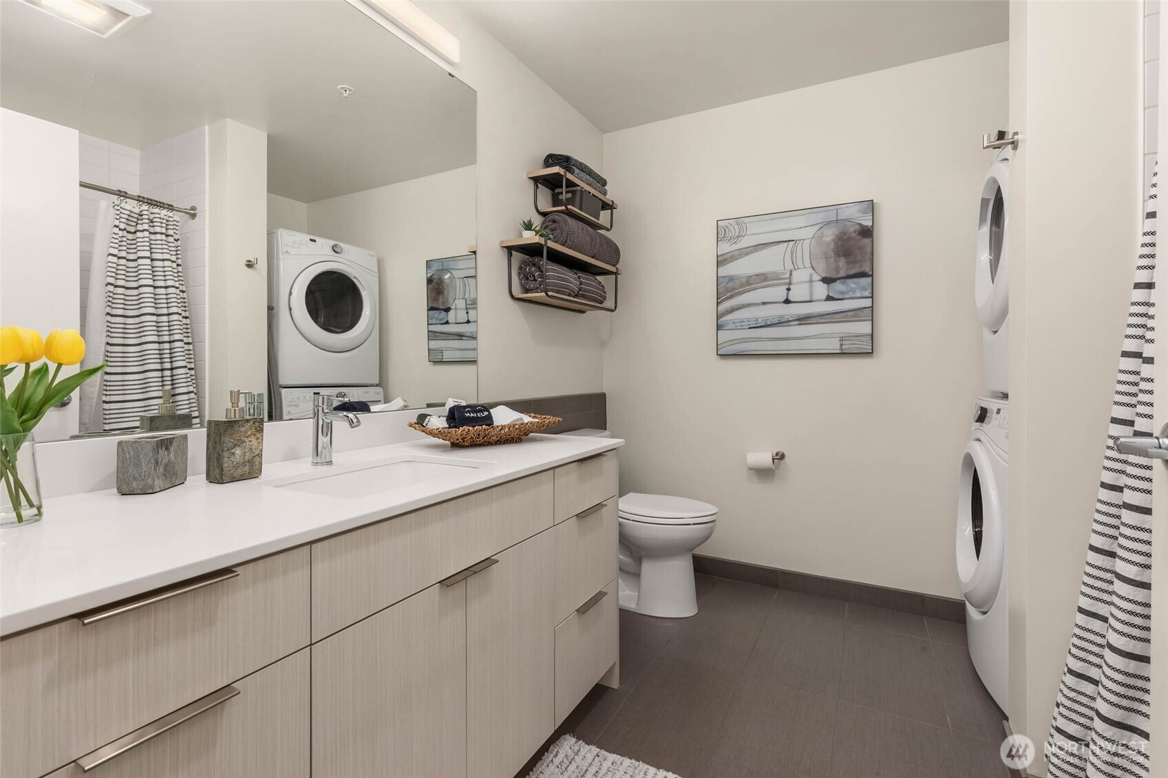 590 1st Avenue S #702, Seattle, WA 98104