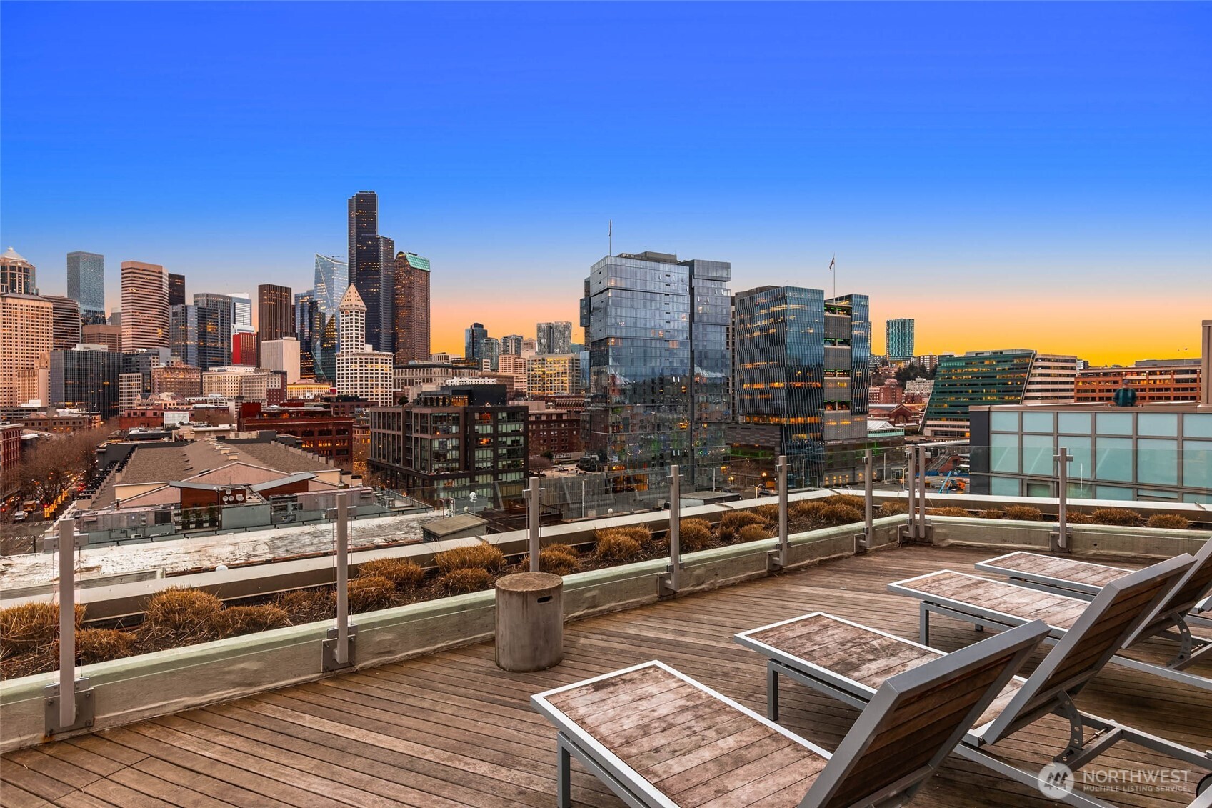 590 1st Avenue S #702, Seattle, WA 98104