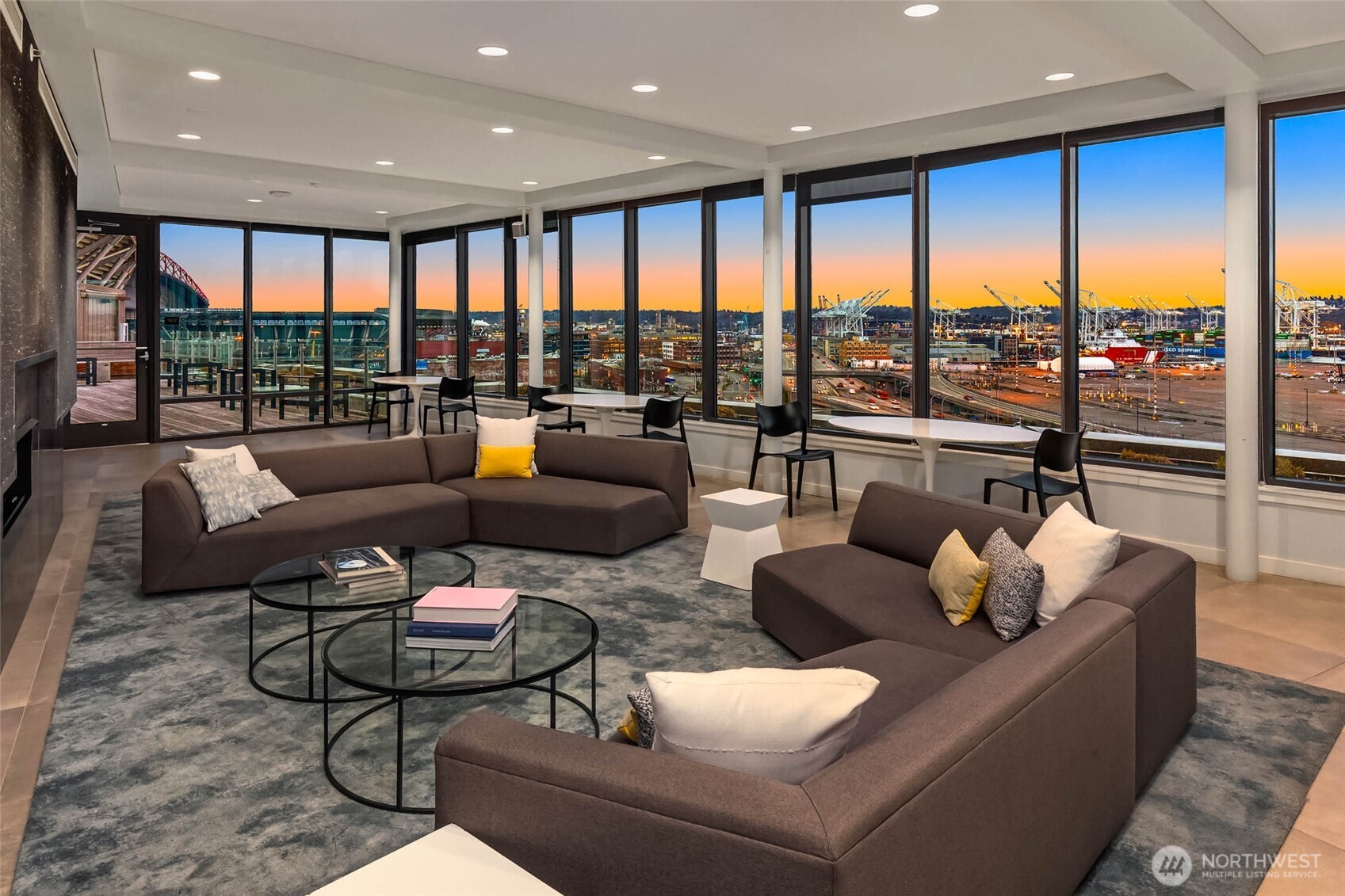 590 1st Avenue S #702, Seattle, WA 98104